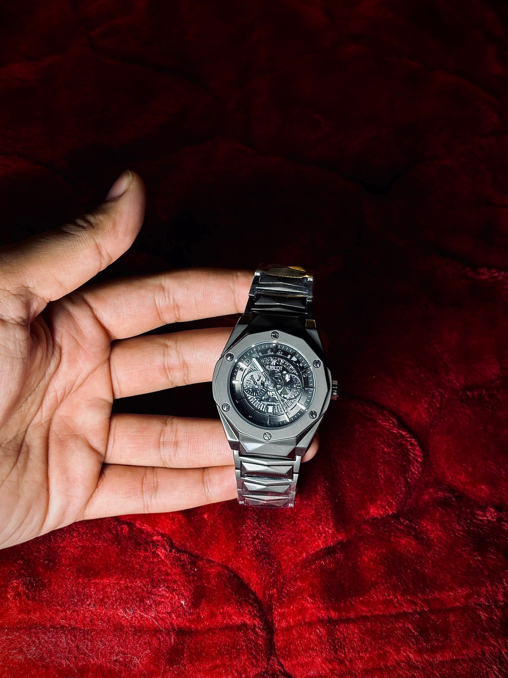 Hublot cut