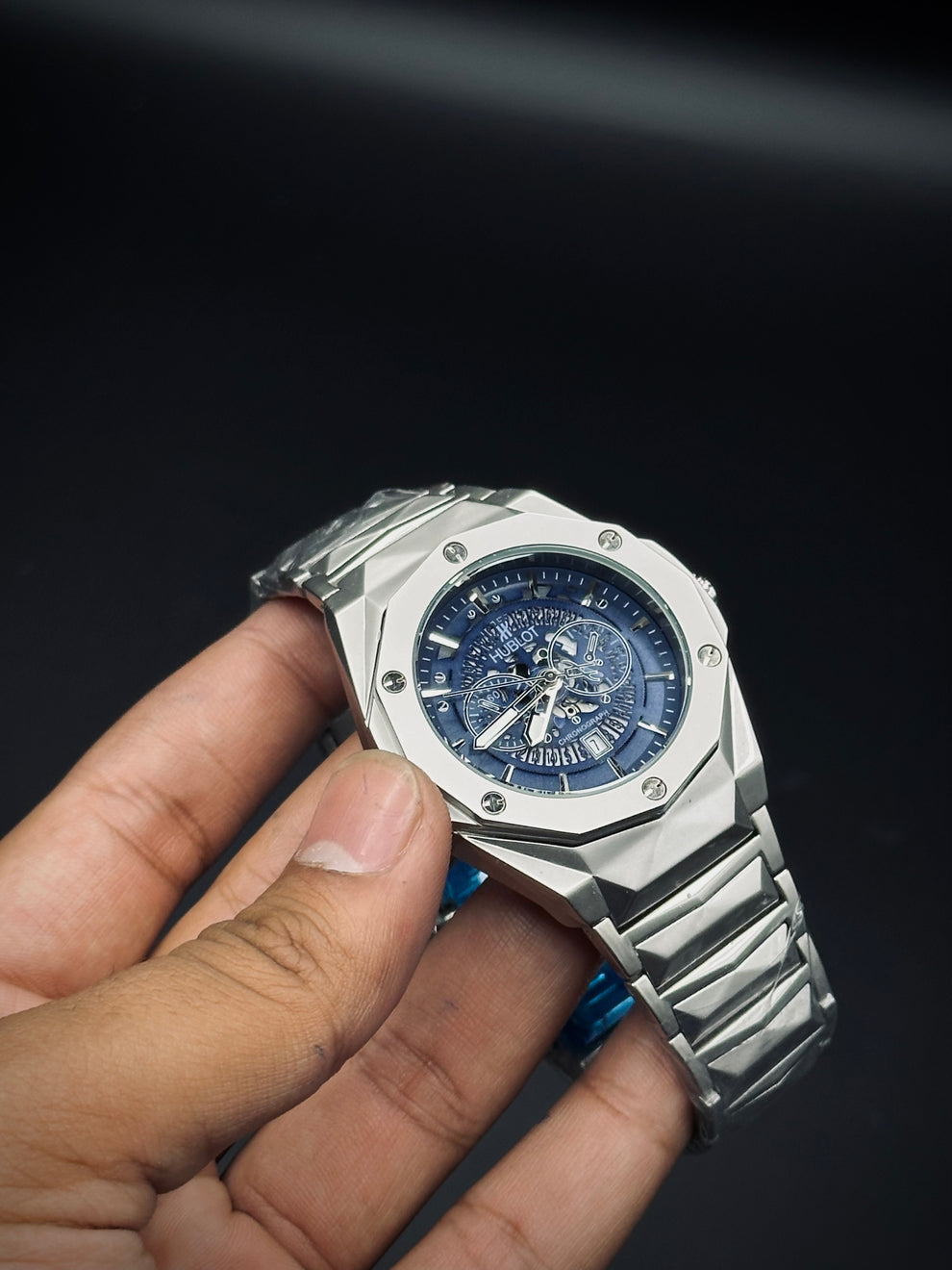 Hublot cut