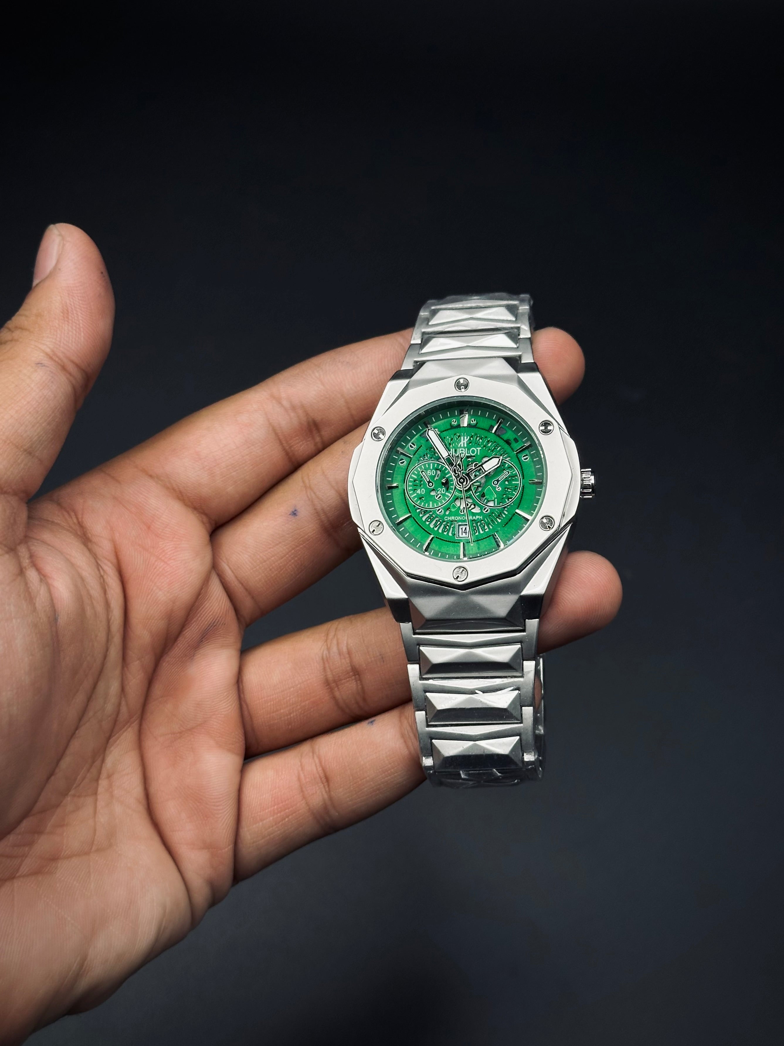 Hublot cut