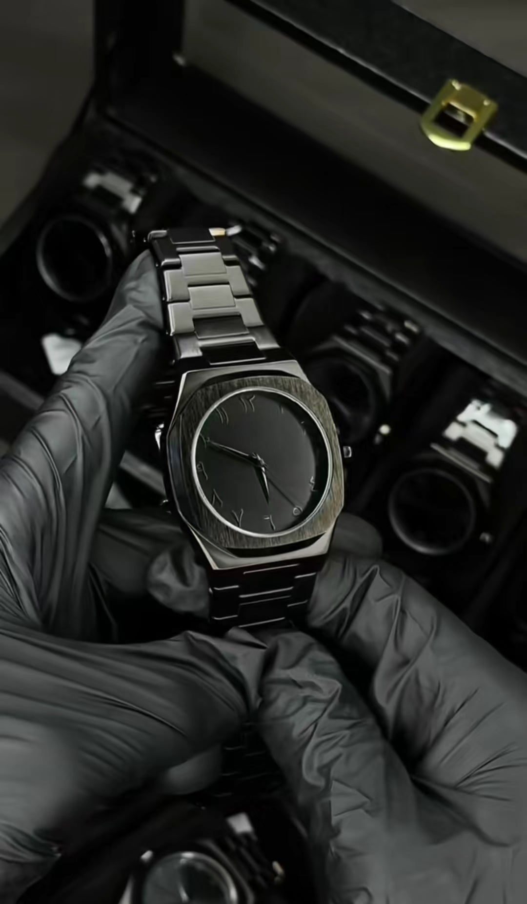 Black aura watch metal edition